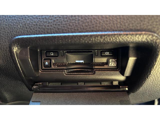 クラウンスポーツ RS PHEV パノラマルーフ デジタルインナーミラー フルセグTV(走行中視聴可)サイドバイザー HDMI入力端子 ホイールロックボルト ラゲージソフトトレイ インテリアイルミネーション(ホワイト)(13枚目)