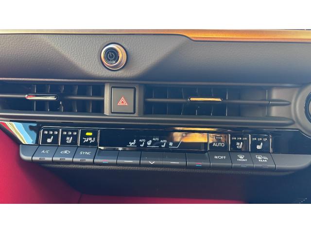 クラウンスポーツ RS PHEV パノラマルーフ デジタルインナーミラー フルセグTV(走行中視聴可)サイドバイザー HDMI入力端子 ホイールロックボルト ラゲージソフトトレイ インテリアイルミネーション(ホワイト)(17枚目)