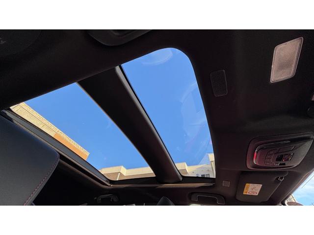 クラウンスポーツ RS PHEV パノラマルーフ デジタルインナーミラー フルセグTV(走行中視聴可)サイドバイザー HDMI入力端子 ホイールロックボルト ラゲージソフトトレイ インテリアイルミネーション(ホワイト)(29枚目)