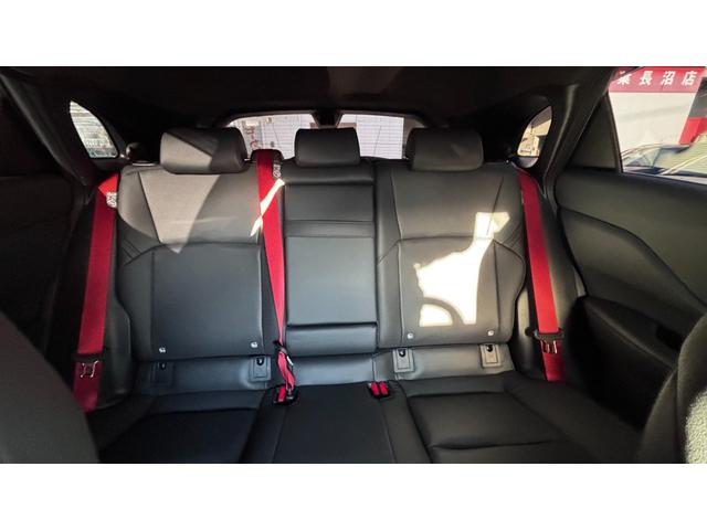 クラウンスポーツ RS PHEV パノラマルーフ デジタルインナーミラー フルセグTV(走行中視聴可)サイドバイザー HDMI入力端子 ホイールロックボルト ラゲージソフトトレイ インテリアイルミネーション(ホワイト)(32枚目)