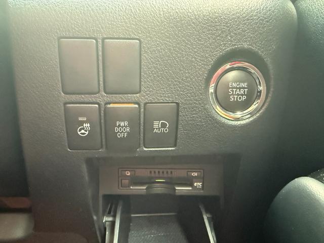 アルファード ２．５Ｓ　Ｃパッケージ　フリップダウンモニター／サンルーフ／ＡＬＰＩＮＥデジタルミラー／バックカメラ／純正ナビ／Ｂｌｕｅｔｏｏｔｈ／フルセグＴＶ／シートメモリー／両側パワスラ／オットマン／アンビエントライト／ＡＴテールゲート（9枚目）