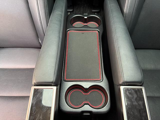 アルファード ２．５Ｓ　Ｃパッケージ　フリップダウンモニター／サンルーフ／ＡＬＰＩＮＥデジタルミラー／バックカメラ／純正ナビ／Ｂｌｕｅｔｏｏｔｈ／フルセグＴＶ／シートメモリー／両側パワスラ／オットマン／アンビエントライト／ＡＴテールゲート（30枚目）