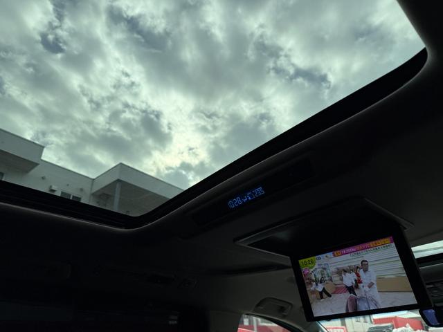 アルファード ２．５Ｓ　Ｃパッケージ　フリップダウンモニター／サンルーフ／ＡＬＰＩＮＥデジタルミラー／バックカメラ／純正ナビ／Ｂｌｕｅｔｏｏｔｈ／フルセグＴＶ／シートメモリー／両側パワスラ／オットマン／アンビエントライト／ＡＴテールゲート（36枚目）