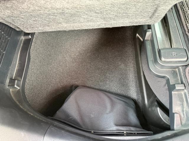 アルファード ２．５Ｓ　Ｃパッケージ　フリップダウンモニター／サンルーフ／ＡＬＰＩＮＥデジタルミラー／バックカメラ／純正ナビ／Ｂｌｕｅｔｏｏｔｈ／フルセグＴＶ／シートメモリー／両側パワスラ／オットマン／アンビエントライト／ＡＴテールゲート（42枚目）