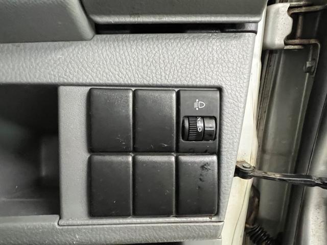 ワゴンＲ ＦＸ　鑑定書付き　ＣＤ再生　ラジオ　キーレス　車検整備付き販売車　走行距離８２４８７Ｋｍ　１年距離無制限保証　全席バイザー付き　運転席エアバック　エアコン（68枚目）