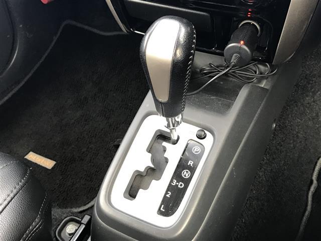 ジムニー ランドベンチャー　４ＷＤ　ターボ　社外ＣＤデッキ／ＢＴ　ドラレコ　ＥＴＣ　２インチリフトＵＰ　前後ショートバンパー　バンパーガード　社外テール　社外マフラー　ＲＡＹＺ１６ＡＷ　ＴＯＹＯオープンカントリー　キーレス（6枚目）