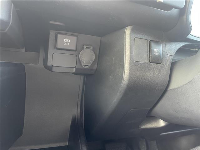 プロボックス ＤＸコンフォート　カーキ全塗装　純正ナビ／ＴＶ／ＢＴ　ＥＴＣ　セーフティセンス　レーンアシスト　ＴＯＹＯオープンカントリー　ルーフキャリア　ルーフクロスバー　ＴＯＹＯＴＡエンブレム　マットブラックペイント　キーレスキー（12枚目）