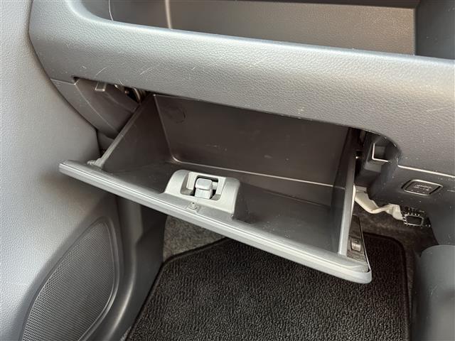 ワゴンR FX 4WD 5速ミッション 純正CDオーディオ 運転席シートヒーター 社外14インチアルミ アイドリングストップ キーレスキー 電動格納ミラー フロアマット ドアバイザー スタットレスセット積込み(23枚目)