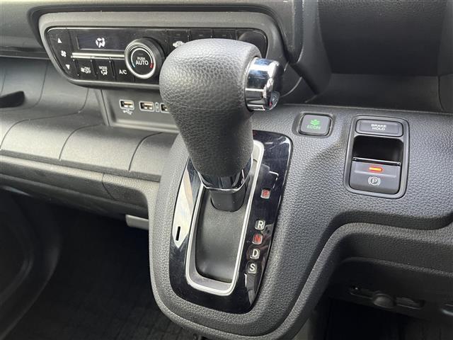 Ｎ－ＷＧＮカスタム Ｌホンダセンシング　純正ナビ／フルセグ／ＤＶＤ／ＣＤ／ＵＳＢ／ＢＴ　Ｂカメラ　ＥＴＣ　運転席シートヒーター　Ｈセンシング　レーダークルーズ　レーンキープアシスト　ＬＥＤライト　純正アルミ　プッシュスタート　Ａストップ（9枚目）