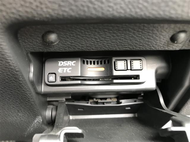 アコードハイブリッド ＬＸ　純正ナビ／フルセグ／ＤＶＤ／ＣＤ／ＢＴ　バックカメラ　ビルトインＥＴＣ　クルコン　黒革シート　パワーシート　Ｄ席メモリーシート　シートヒーター　ＬＥＤライト　フォグ　純正１７ＡＷ　プッシュスタート（13枚目）