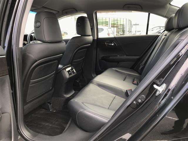 アコードハイブリッド ＬＸ　純正ナビ／フルセグ／ＤＶＤ／ＣＤ／ＢＴ　バックカメラ　ビルトインＥＴＣ　クルコン　黒革シート　パワーシート　Ｄ席メモリーシート　シートヒーター　ＬＥＤライト　フォグ　純正１７ＡＷ　プッシュスタート（26枚目）