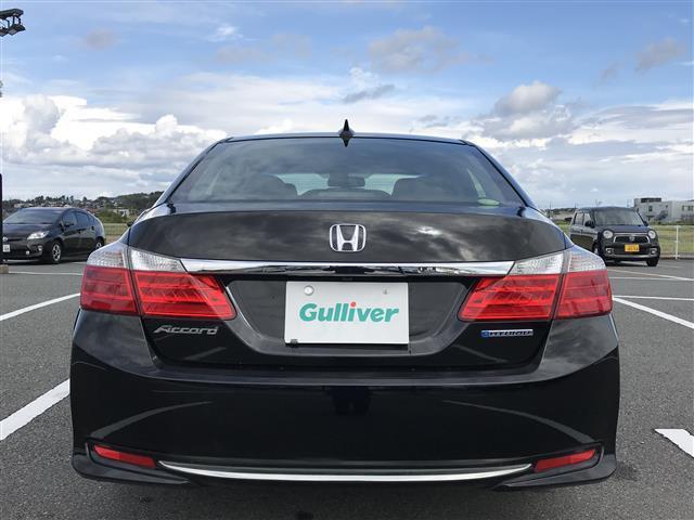 アコードハイブリッド ＬＸ　純正ナビ／フルセグ／ＤＶＤ／ＣＤ／ＢＴ　バックカメラ　ビルトインＥＴＣ　クルコン　黒革シート　パワーシート　Ｄ席メモリーシート　シートヒーター　ＬＥＤライト　フォグ　純正１７ＡＷ　プッシュスタート（35枚目）