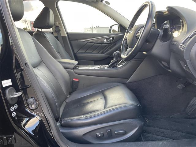 スカイライン 200GT-tタイプP ターボ 純正ナビ/フルセグ/DVD/CD/BT アラウンドビュー ビルトインETC ドライブレコーダー 黒レザーシート パワーシート シートヒーター 衝突軽減ブレーキ レーダークルーズ LEDライト(17枚目)