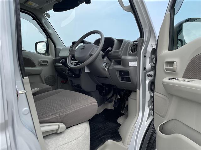 NV100クリッパーバン GX 4WD 5MT ワンオーナー 社外DPオーディオ BT Bカメラ ドラレコ 衝突軽減ブレーキ レーンアシスト キセノンライト 両側スライド 電格ミラー キーレスキー ルーフバー フロアマット バイザー(13枚目)