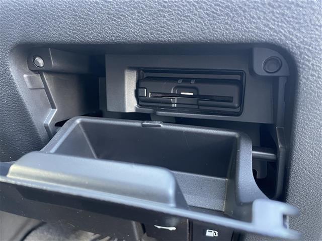 セレナ ｅ－パワー　ハイウェイスターＶ　純正１０型ナビ／ＴＶ／ＤＶＤ／ＣＤ／ＢＴ　アラウンドビュー　フリップダウン　ドラレコ　ＥＴＣ　セーフティパックＢ　衝突軽減ブレーキ　プロパイロット　両側パワスラ　ＬＥＤライト　前後ソナー　シートカバー（6枚目）