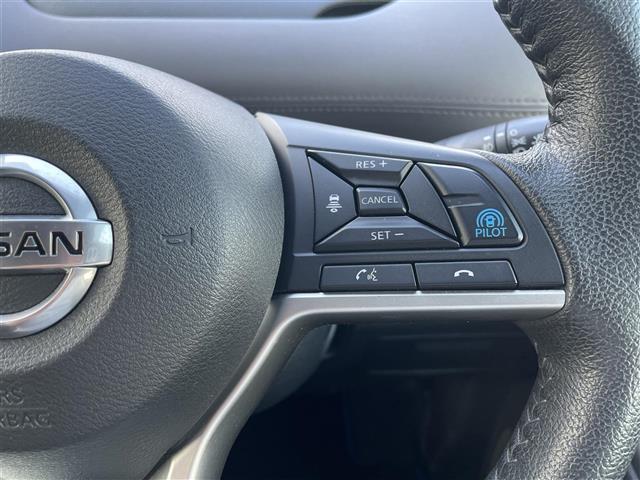 セレナ ｅ－パワー　ハイウェイスターＶ　純正１０型ナビ／ＴＶ／ＤＶＤ／ＣＤ／ＢＴ　アラウンドビュー　フリップダウン　ドラレコ　ＥＴＣ　セーフティパックＢ　衝突軽減ブレーキ　プロパイロット　両側パワスラ　ＬＥＤライト　前後ソナー　シートカバー（10枚目）