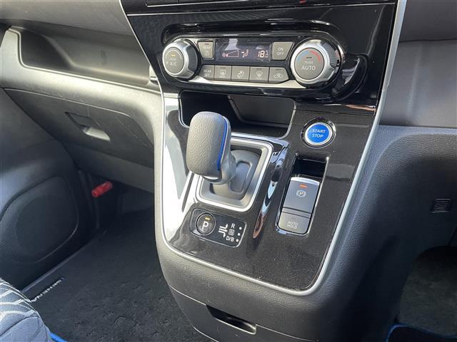 セレナ ｅ－パワー　ハイウェイスターＶ　純正１０型ナビ／ＴＶ／ＤＶＤ／ＣＤ／ＢＴ　アラウンドビュー　フリップダウン　ドラレコ　ＥＴＣ　セーフティパックＢ　衝突軽減ブレーキ　プロパイロット　両側パワスラ　ＬＥＤライト　前後ソナー　シートカバー（13枚目）