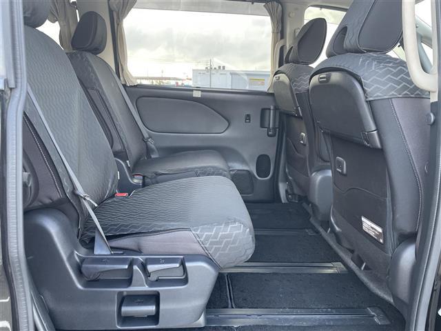 セレナ ｅ－パワー　ハイウェイスターＶ　純正１０型ナビ／ＴＶ／ＤＶＤ／ＣＤ／ＢＴ　アラウンドビュー　フリップダウン　ドラレコ　ＥＴＣ　セーフティパックＢ　衝突軽減ブレーキ　プロパイロット　両側パワスラ　ＬＥＤライト　前後ソナー　シートカバー（18枚目）