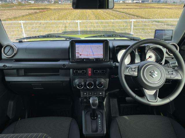 ジムニー XC ツートン ワンオーナー 8型ナビ/TV/DVD/CD/BT F/Rカメラ 3インチリフトUP オープンカントリー ルーフラック リヤラダー サイドステップ 衝突軽減 LED デイライト 社外テール(2枚目)