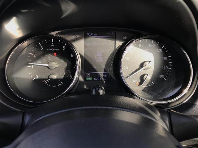 エクストレイル ２０Ｘ　７人乗り３列シート　純正ナビ／フルセグ／ＣＤ／ＤＶＤ／ＢＴ　アラウンドビュー　フリップダウン　ＥＴＣ　　エマージェンシーブレーキ　デジタルミラー　前後ソナー　電動リアゲート　ＬＥＤライト　純正アルミ（7枚目）