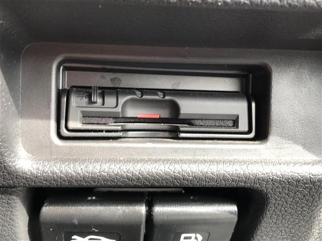 エクストレイル ２０Ｘ　７人乗り３列シート　純正ナビ／フルセグ／ＣＤ／ＤＶＤ／ＢＴ　アラウンドビュー　フリップダウン　ＥＴＣ　　エマージェンシーブレーキ　デジタルミラー　前後ソナー　電動リアゲート　ＬＥＤライト　純正アルミ（14枚目）