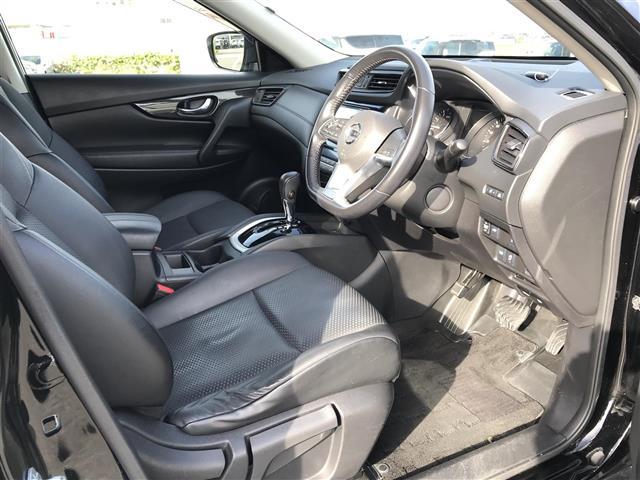 エクストレイル ２０Ｘ　７人乗り３列シート　純正ナビ／フルセグ／ＣＤ／ＤＶＤ／ＢＴ　アラウンドビュー　フリップダウン　ＥＴＣ　　エマージェンシーブレーキ　デジタルミラー　前後ソナー　電動リアゲート　ＬＥＤライト　純正アルミ（18枚目）