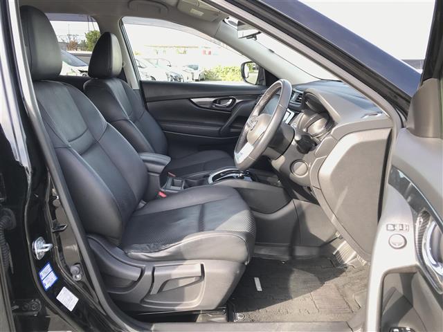 エクストレイル ２０Ｘ　７人乗り３列シート　純正ナビ／フルセグ／ＣＤ／ＤＶＤ／ＢＴ　アラウンドビュー　フリップダウン　ＥＴＣ　　エマージェンシーブレーキ　デジタルミラー　前後ソナー　電動リアゲート　ＬＥＤライト　純正アルミ（19枚目）