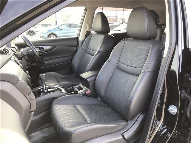 エクストレイル ２０Ｘ　７人乗り３列シート　純正ナビ／フルセグ／ＣＤ／ＤＶＤ／ＢＴ　アラウンドビュー　フリップダウン　ＥＴＣ　　エマージェンシーブレーキ　デジタルミラー　前後ソナー　電動リアゲート　ＬＥＤライト　純正アルミ（25枚目）