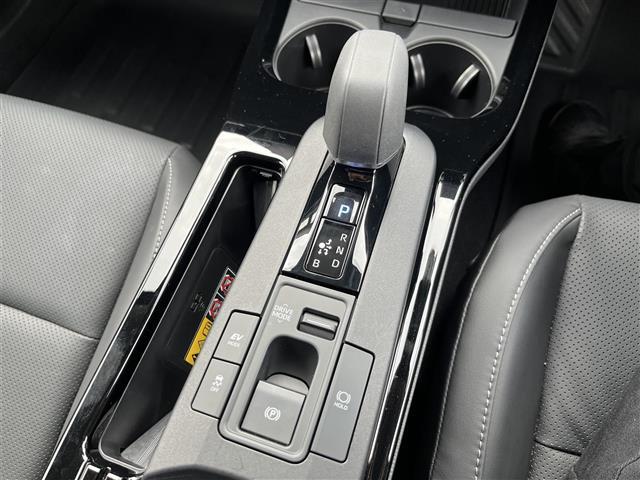 プリウス Z 4WD 純正12.3型DA 全方位カメラ トヨタチームメイト セーフティS BSM パワーシート シートH エアシート 電動リアゲート ETC デジタルミラー LED 純正19インチAW(9枚目)