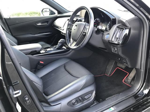 クラウンハイブリッド Ｓ　スポーツスタイル　純正８型ＤＡ／ナビ／フルセグ／ＣＤ／ＢＴ／Ｍｉｒａ　全方位カメラ　セーフティＳ　ＢＳＭ　パーキングアシスト　ＨＵＤ　ハーフレザー　パワーシート　シートＨ　ＥＴＣ２．０　ＬＥＤ　純正１８インチＡＷ（17枚目）