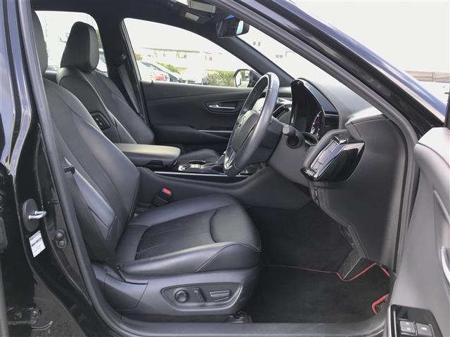 クラウンハイブリッド Ｓ　スポーツスタイル　純正８型ＤＡ／ナビ／フルセグ／ＣＤ／ＢＴ／Ｍｉｒａ　全方位カメラ　セーフティＳ　ＢＳＭ　パーキングアシスト　ＨＵＤ　ハーフレザー　パワーシート　シートＨ　ＥＴＣ２．０　ＬＥＤ　純正１８インチＡＷ（18枚目）