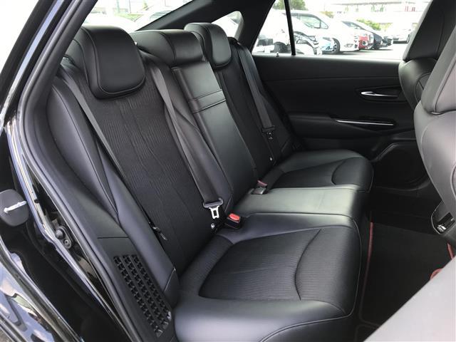 クラウンハイブリッド Ｓ　スポーツスタイル　純正８型ＤＡ／ナビ／フルセグ／ＣＤ／ＢＴ／Ｍｉｒａ　全方位カメラ　セーフティＳ　ＢＳＭ　パーキングアシスト　ＨＵＤ　ハーフレザー　パワーシート　シートＨ　ＥＴＣ２．０　ＬＥＤ　純正１８インチＡＷ（21枚目）