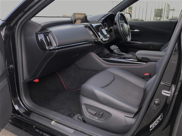 クラウンハイブリッド Ｓ　スポーツスタイル　純正８型ＤＡ／ナビ／フルセグ／ＣＤ／ＢＴ／Ｍｉｒａ　全方位カメラ　セーフティＳ　ＢＳＭ　パーキングアシスト　ＨＵＤ　ハーフレザー　パワーシート　シートＨ　ＥＴＣ２．０　ＬＥＤ　純正１８インチＡＷ（22枚目）