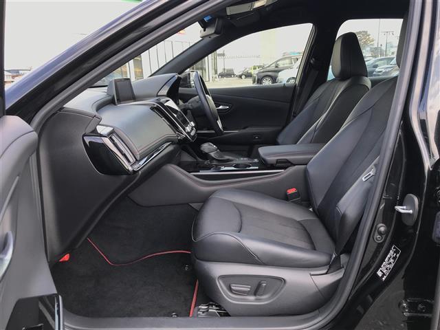 クラウンハイブリッド Ｓ　スポーツスタイル　純正８型ＤＡ／ナビ／フルセグ／ＣＤ／ＢＴ／Ｍｉｒａ　全方位カメラ　セーフティＳ　ＢＳＭ　パーキングアシスト　ＨＵＤ　ハーフレザー　パワーシート　シートＨ　ＥＴＣ２．０　ＬＥＤ　純正１８インチＡＷ（23枚目）