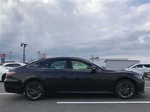 クラウンハイブリッド Ｓ　スポーツスタイル　純正８型ＤＡ／ナビ／フルセグ／ＣＤ／ＢＴ／Ｍｉｒａ　全方位カメラ　セーフティＳ　ＢＳＭ　パーキングアシスト　ＨＵＤ　ハーフレザー　パワーシート　シートＨ　ＥＴＣ２．０　ＬＥＤ　純正１８インチＡＷ（31枚目）