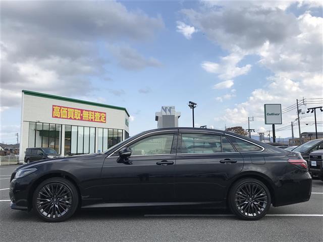 クラウンハイブリッド Ｓ　スポーツスタイル　純正８型ＤＡ／ナビ／フルセグ／ＣＤ／ＢＴ／Ｍｉｒａ　全方位カメラ　セーフティＳ　ＢＳＭ　パーキングアシスト　ＨＵＤ　ハーフレザー　パワーシート　シートＨ　ＥＴＣ２．０　ＬＥＤ　純正１８インチＡＷ（32枚目）