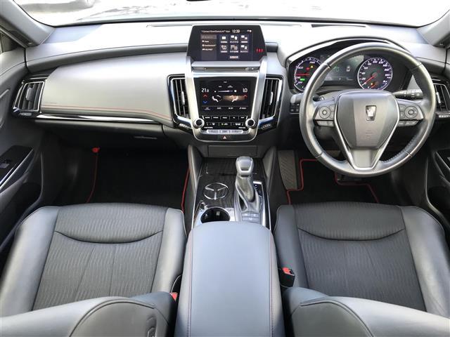 クラウンハイブリッド Ｓ　スポーツスタイル　純正８型ＤＡ／ナビ／フルセグ／ＣＤ／ＢＴ／Ｍｉｒａ　全方位カメラ　セーフティＳ　ＢＳＭ　パーキングアシスト　ＨＵＤ　ハーフレザー　パワーシート　シートＨ　ＥＴＣ２．０　ＬＥＤ　純正１８インチＡＷ（42枚目）