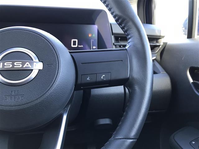 ノート Ｓ　ＦＯＵＲ　４ＷＤ　純正ナビ／フルセグ／ＤＶＤ／ＣＤ／ＢＴ／ＵＳＢ　全方位カメラ　ＥＴＣ　ドラレコ　シートヒーター　エマージェンシーブレーキ　レーンキープアシスト　ＬＥＤヘットライト　Ｐスタート　フロアマット（6枚目）