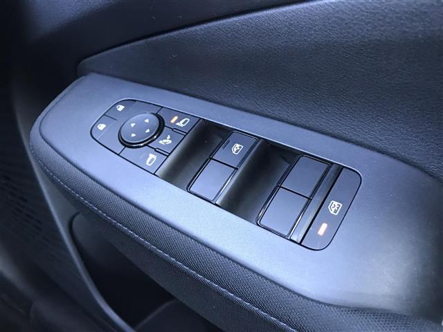 ノート Ｓ　ＦＯＵＲ　４ＷＤ　純正ナビ／フルセグ／ＤＶＤ／ＣＤ／ＢＴ／ＵＳＢ　全方位カメラ　ＥＴＣ　ドラレコ　シートヒーター　エマージェンシーブレーキ　レーンキープアシスト　ＬＥＤヘットライト　Ｐスタート　フロアマット（14枚目）