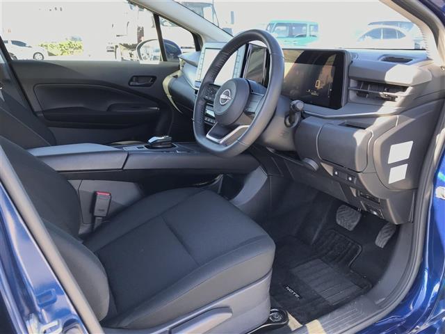 ノート Ｓ　ＦＯＵＲ　４ＷＤ　純正ナビ／フルセグ／ＤＶＤ／ＣＤ／ＢＴ／ＵＳＢ　全方位カメラ　ＥＴＣ　ドラレコ　シートヒーター　エマージェンシーブレーキ　レーンキープアシスト　ＬＥＤヘットライト　Ｐスタート　フロアマット（16枚目）