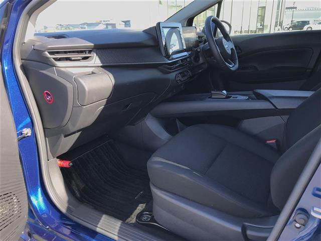 ノート Ｓ　ＦＯＵＲ　４ＷＤ　純正ナビ／フルセグ／ＤＶＤ／ＣＤ／ＢＴ／ＵＳＢ　全方位カメラ　ＥＴＣ　ドラレコ　シートヒーター　エマージェンシーブレーキ　レーンキープアシスト　ＬＥＤヘットライト　Ｐスタート　フロアマット（21枚目）