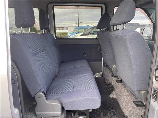 ハイゼットカーゴ クルーズ　４ＷＤ　５速ミッション　ハイルーフ　純正ＣＤオーディオ　電動格納ミラー　両側スライドドア　４ＷＤ切替スイッチ　ゴムマット　ドアバイザー　エアコン　パワーウィンドウ　スタットレスセット（14枚目）