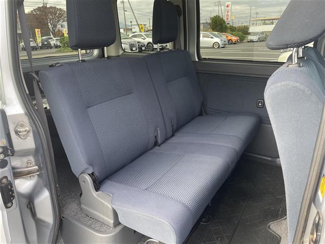 ハイゼットカーゴ クルーズ　４ＷＤ　５速ミッション　ハイルーフ　純正ＣＤオーディオ　電動格納ミラー　両側スライドドア　４ＷＤ切替スイッチ　ゴムマット　ドアバイザー　エアコン　パワーウィンドウ　スタットレスセット（15枚目）