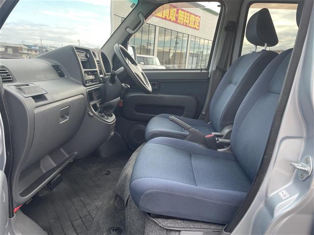 ハイゼットカーゴ クルーズ　４ＷＤ　５速ミッション　ハイルーフ　純正ＣＤオーディオ　電動格納ミラー　両側スライドドア　４ＷＤ切替スイッチ　ゴムマット　ドアバイザー　エアコン　パワーウィンドウ　スタットレスセット（18枚目）