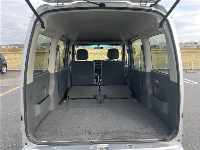 ハイゼットカーゴ クルーズ　４ＷＤ　５速ミッション　ハイルーフ　純正ＣＤオーディオ　電動格納ミラー　両側スライドドア　４ＷＤ切替スイッチ　ゴムマット　ドアバイザー　エアコン　パワーウィンドウ　スタットレスセット（23枚目）