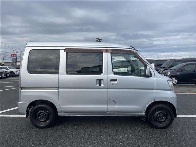 ハイゼットカーゴ クルーズ　４ＷＤ　５速ミッション　ハイルーフ　純正ＣＤオーディオ　電動格納ミラー　両側スライドドア　４ＷＤ切替スイッチ　ゴムマット　ドアバイザー　エアコン　パワーウィンドウ　スタットレスセット（27枚目）