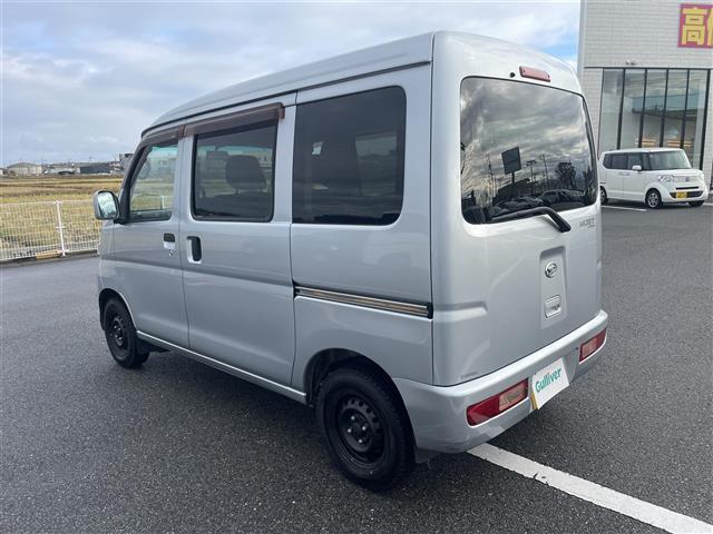 ハイゼットカーゴ クルーズ　４ＷＤ　５速ミッション　ハイルーフ　純正ＣＤオーディオ　電動格納ミラー　両側スライドドア　４ＷＤ切替スイッチ　ゴムマット　ドアバイザー　エアコン　パワーウィンドウ　スタットレスセット（30枚目）