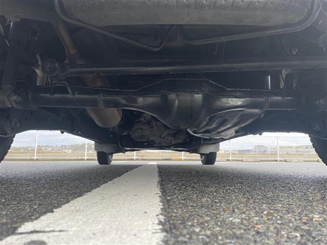 ハイゼットカーゴ クルーズ　４ＷＤ　５速ミッション　ハイルーフ　純正ＣＤオーディオ　電動格納ミラー　両側スライドドア　４ＷＤ切替スイッチ　ゴムマット　ドアバイザー　エアコン　パワーウィンドウ　スタットレスセット（34枚目）