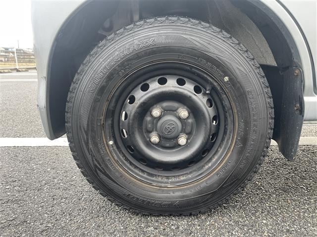 ハイゼットカーゴ クルーズ　４ＷＤ　５速ミッション　ハイルーフ　純正ＣＤオーディオ　電動格納ミラー　両側スライドドア　４ＷＤ切替スイッチ　ゴムマット　ドアバイザー　エアコン　パワーウィンドウ　スタットレスセット（36枚目）