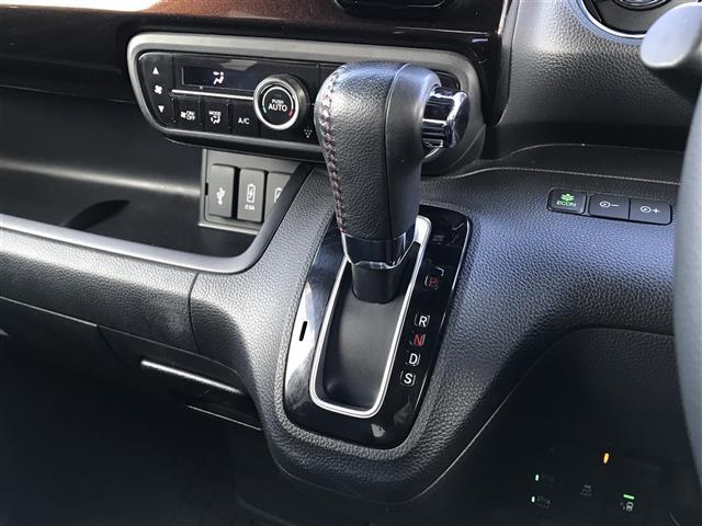 N-BOXカスタム Lターボ 4WD 純正8型ナビ/フルセグ/DVD/CD/BT/USB Bカメラ ビルトインETC ドラレコ 前席シートヒーター レーダークルコン レーンキープアシスト LEDヘット/フォグライト 純正15型AW(9枚目)